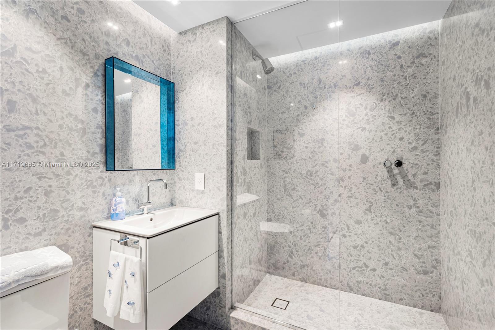 BEACON HARBOUR CONDO - Residential