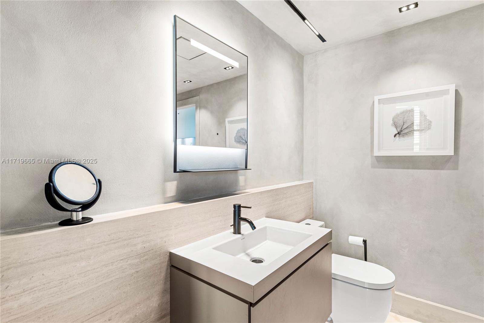 BEACON HARBOUR CONDO - Residential