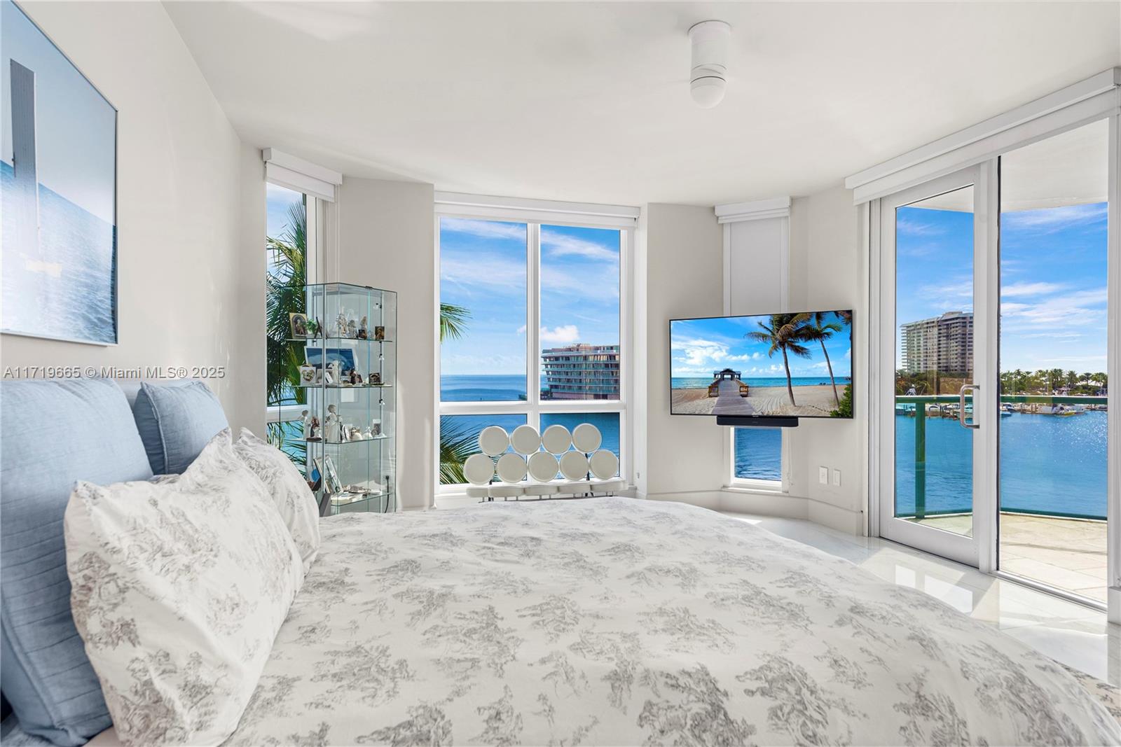 BEACON HARBOUR CONDO - Residential