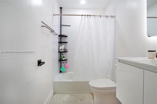 ALAMEDA BY THE LAKE - Residential Lease