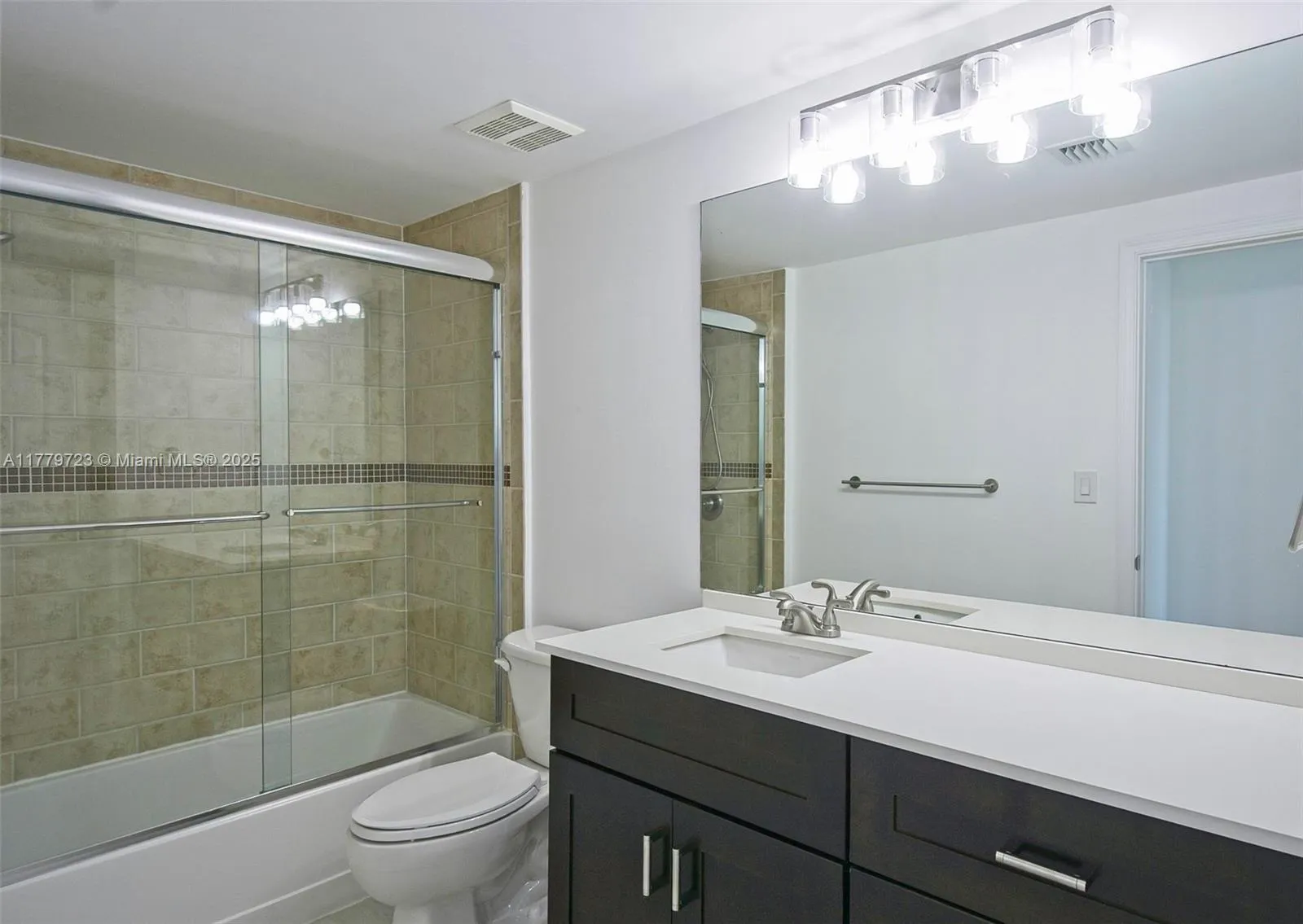 Miami, Florida 33156, United States, 2 Bedrooms Bedrooms, ,2 BathroomsBathrooms,Residential,Active,104524
