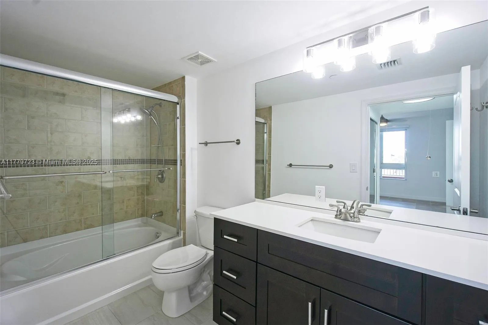 Miami, Florida 33156, United States, 2 Bedrooms Bedrooms, ,2 BathroomsBathrooms,Residential,Active,104524