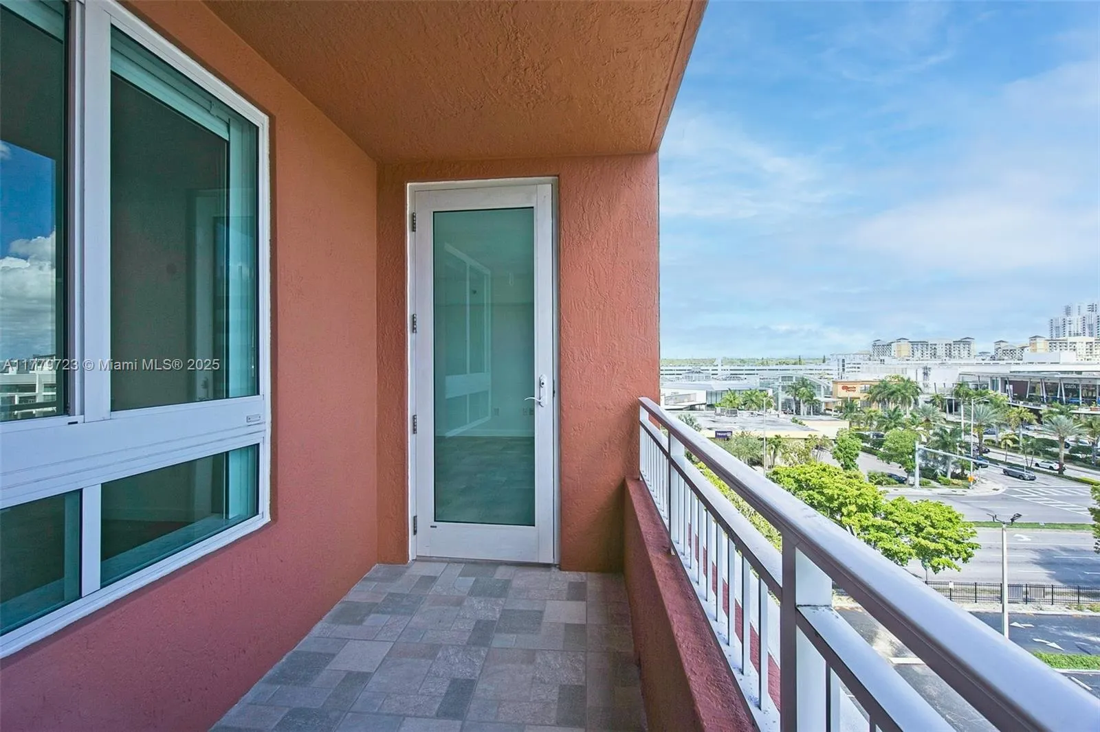 Miami, Florida 33156, United States, 2 Bedrooms Bedrooms, ,2 BathroomsBathrooms,Residential,Active,104524