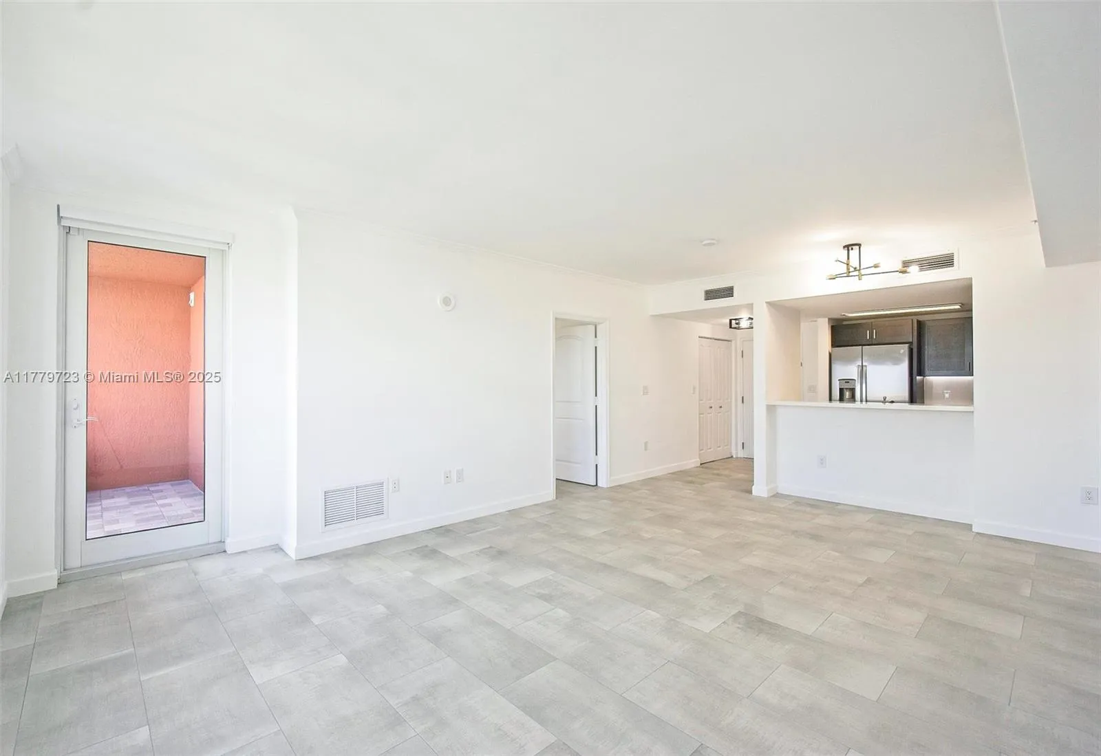 Miami, Florida 33156, United States, 2 Bedrooms Bedrooms, ,2 BathroomsBathrooms,Residential,Active,104524