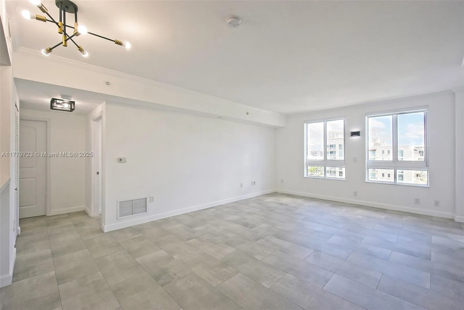 Miami, Florida 33156, United States, 2 Bedrooms Bedrooms, ,2 BathroomsBathrooms,Residential,Active,104524