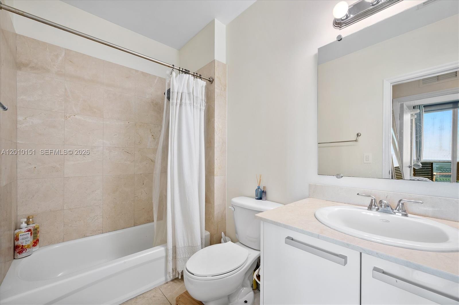 NORDICA CONDO - Residential