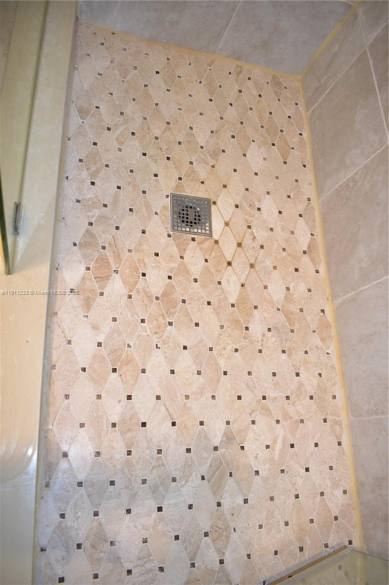 GREENTREE VILLAS CONDO - Residential