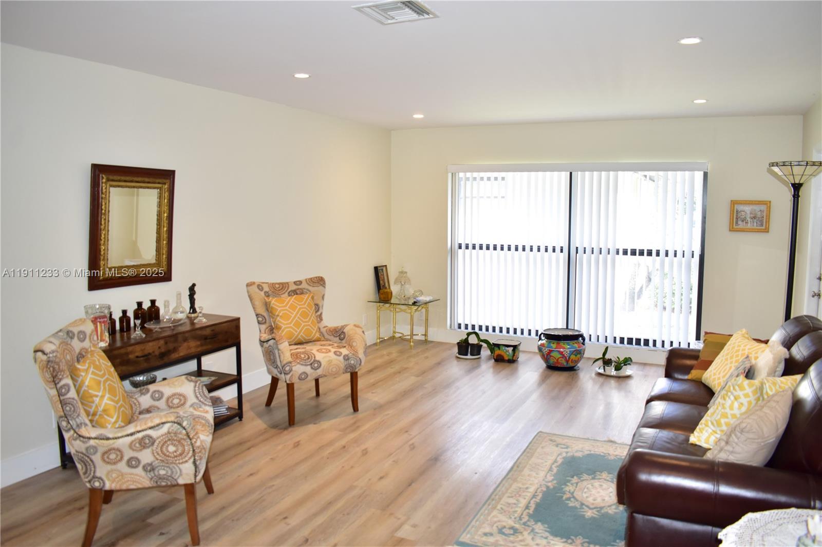 GREENTREE VILLAS CONDO - Residential