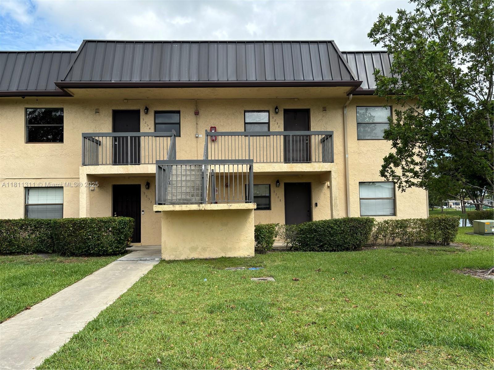 Rental Property at 9230 Nw 1st St 206, Pembroke Pines, Miami-Dade County, Florida - Bedrooms: 2 
Bathrooms: 2  - $2,300 MO.