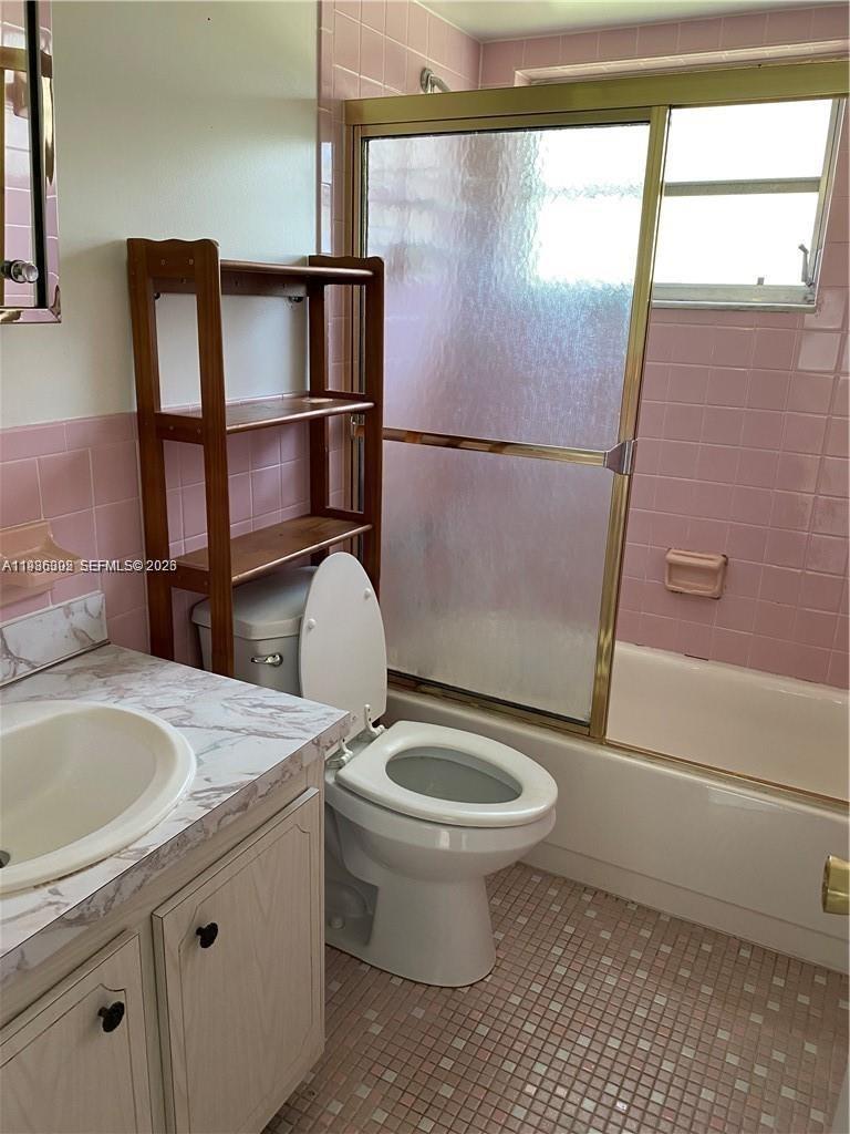 III DELWOOD WEST CONDO - Residential Lease