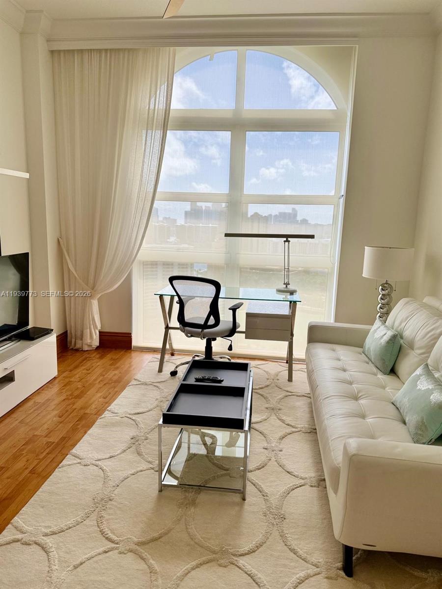 TURNBERRY ON THE GREEN CO - Residential