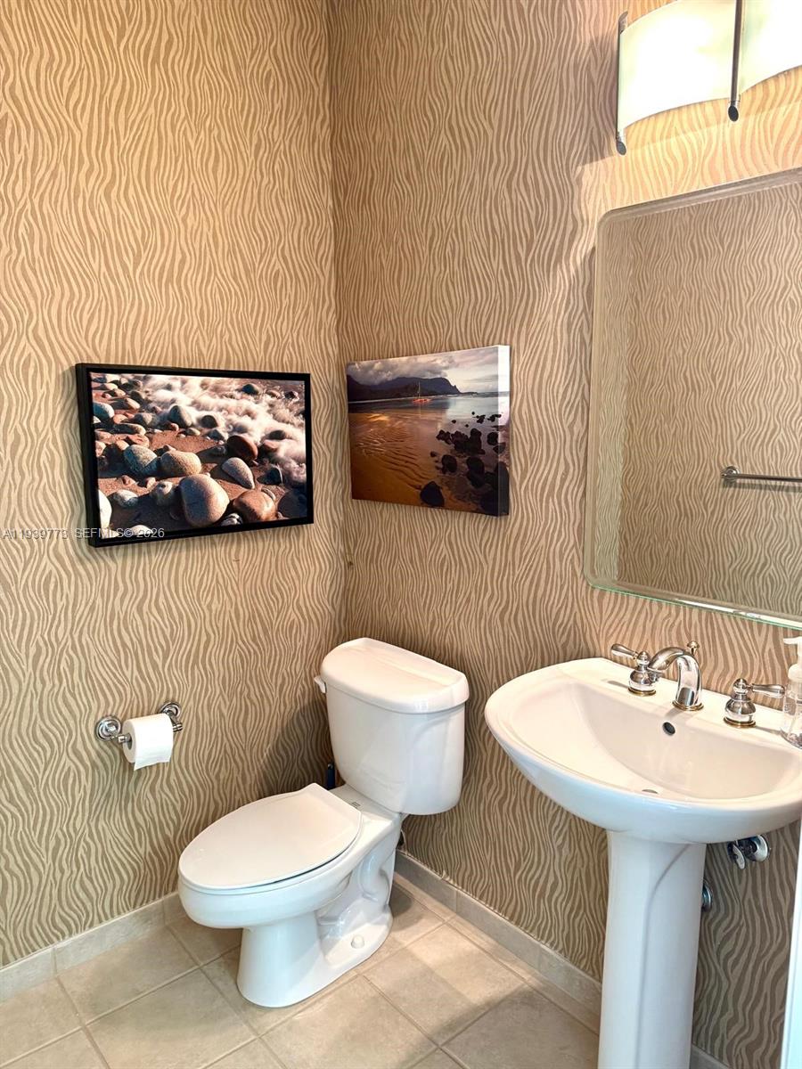 TURNBERRY ON THE GREEN CO - Residential