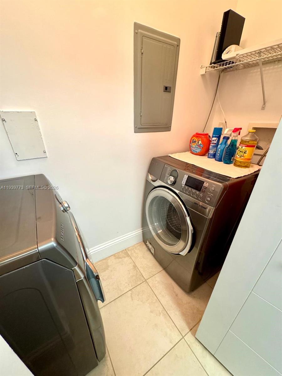 TURNBERRY ON THE GREEN CO - Residential