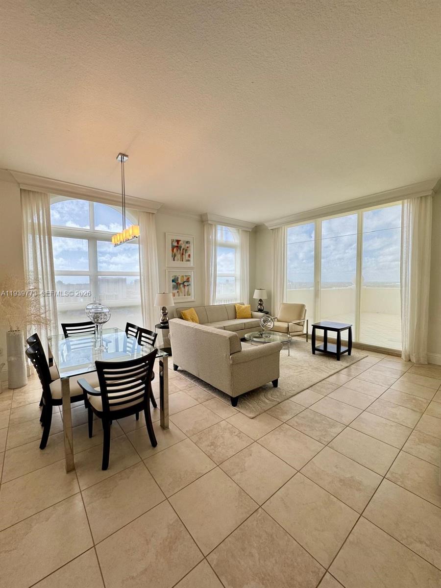 TURNBERRY ON THE GREEN CO - Residential