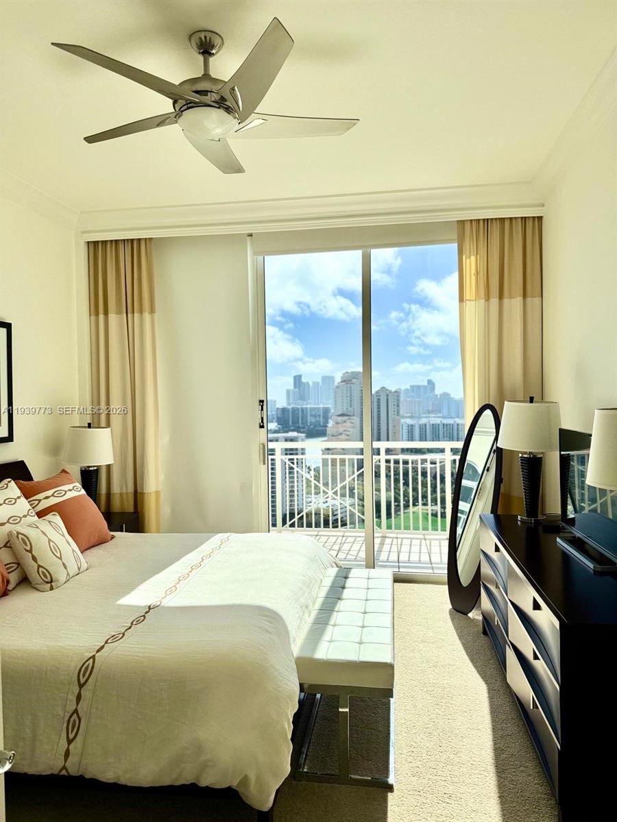 TURNBERRY ON THE GREEN CO - Residential