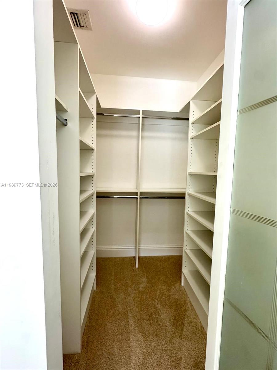 TURNBERRY ON THE GREEN CO - Residential