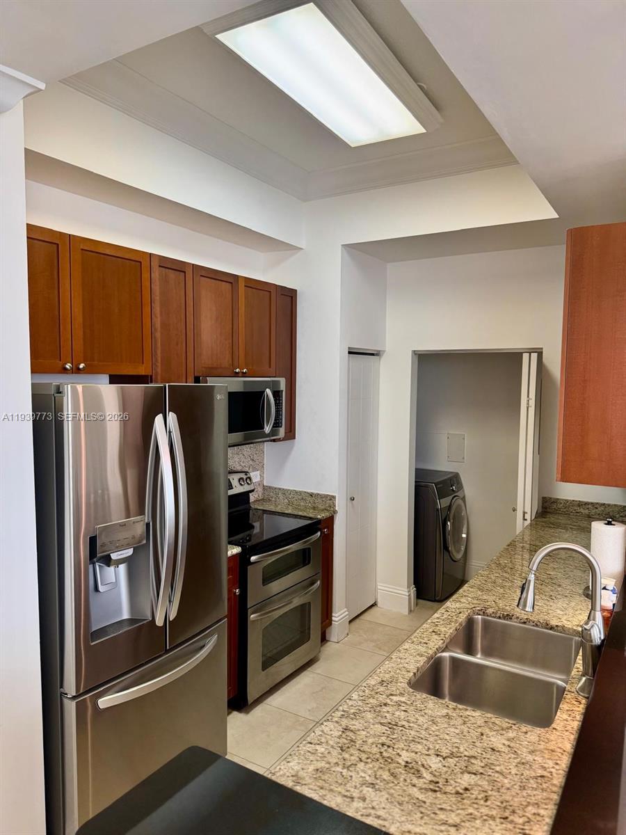 TURNBERRY ON THE GREEN CO - Residential