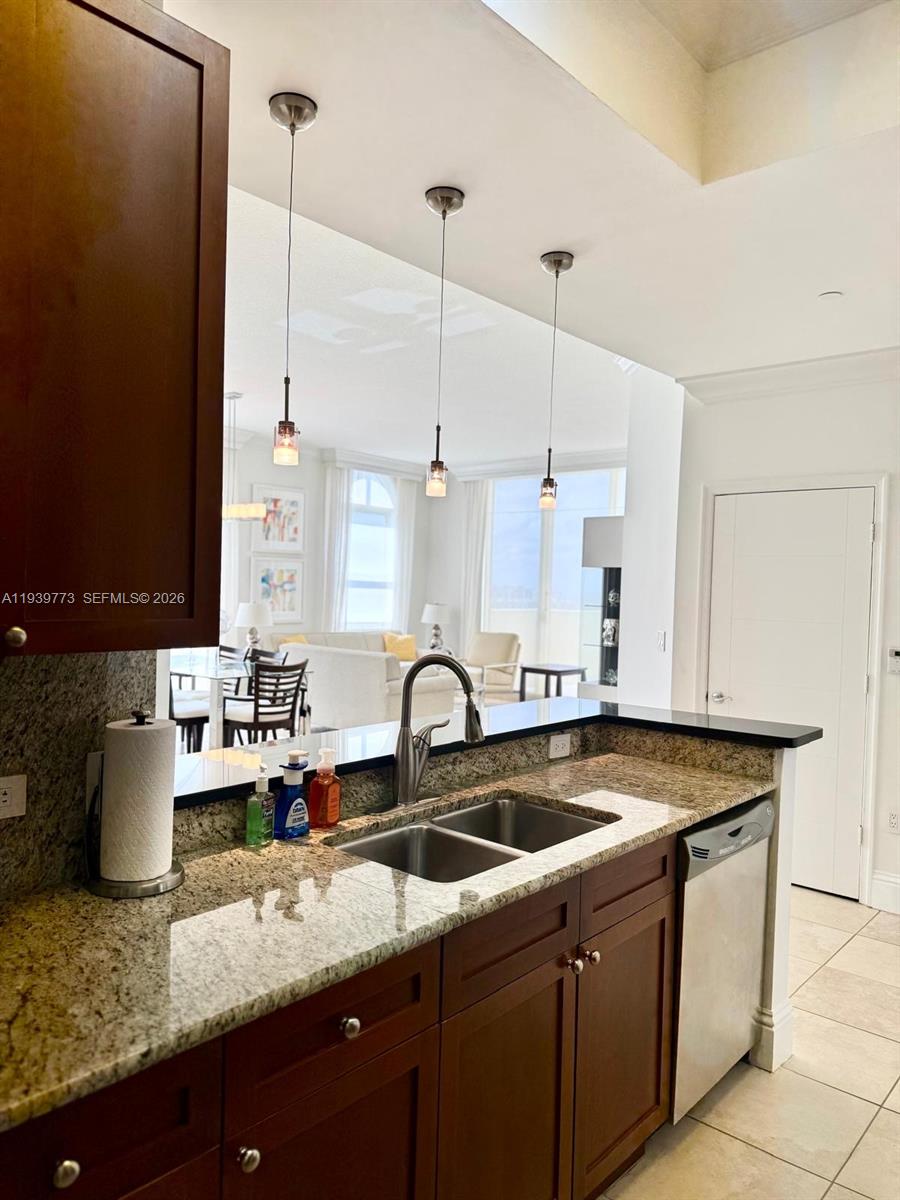 TURNBERRY ON THE GREEN CO - Residential