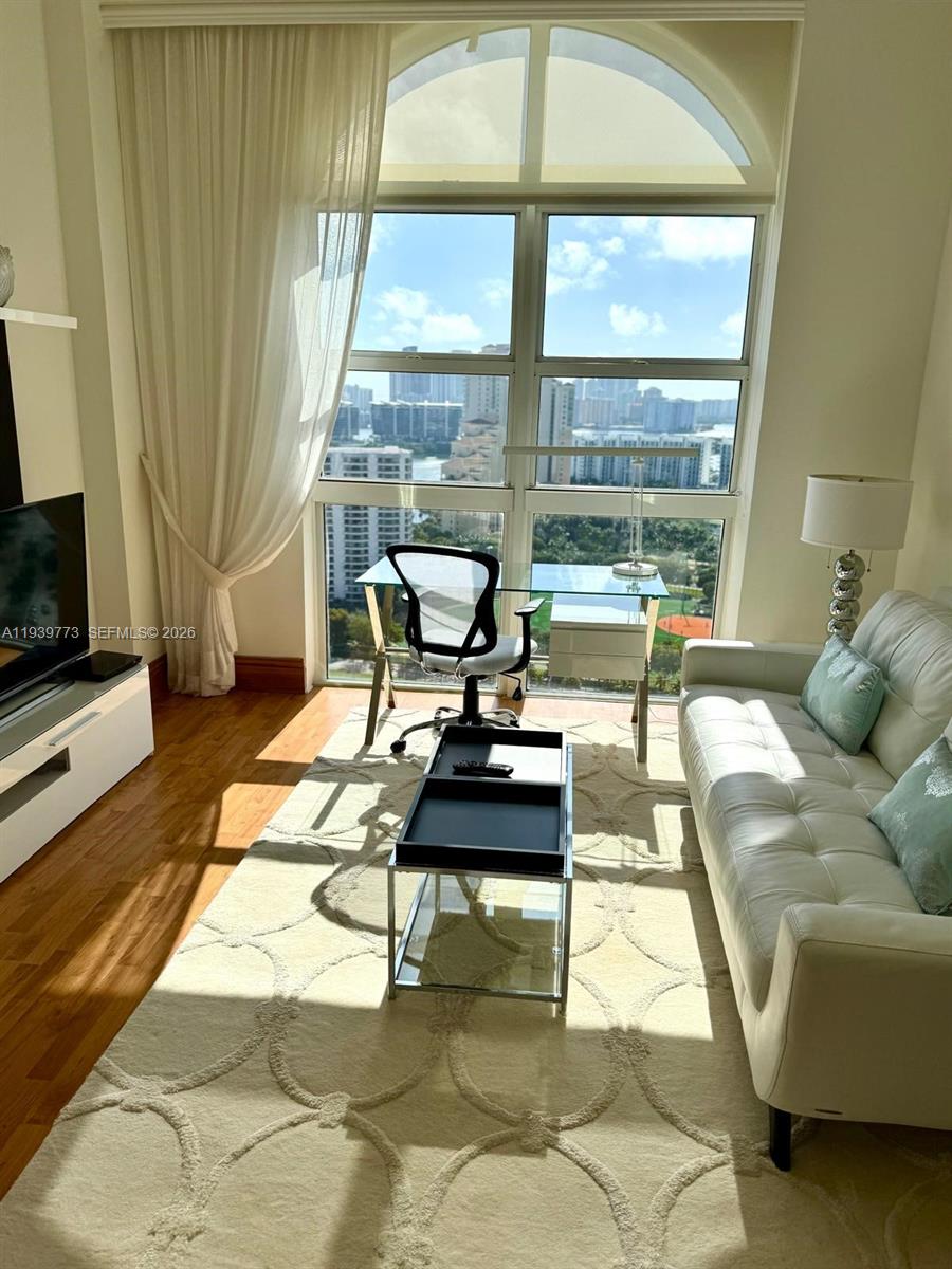 TURNBERRY ON THE GREEN CO - Residential