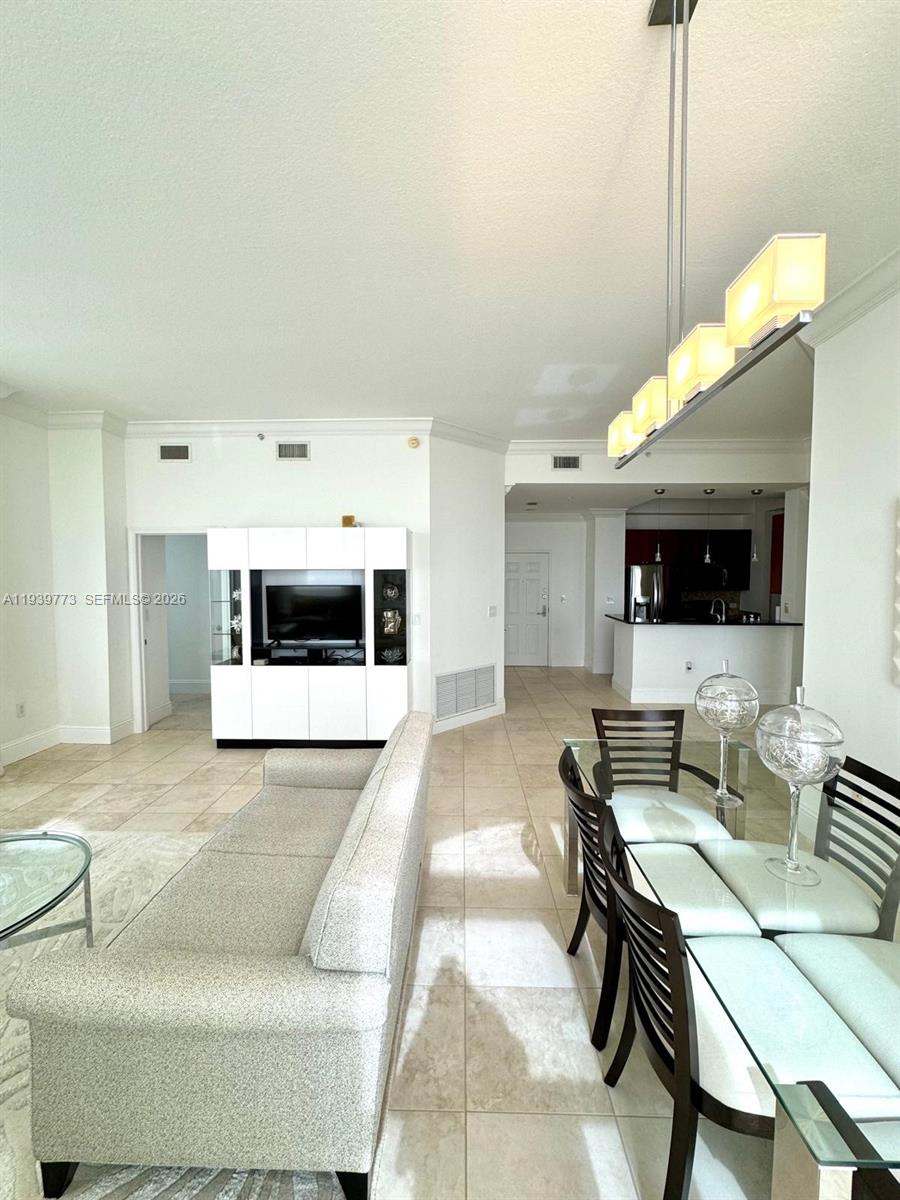 TURNBERRY ON THE GREEN CO - Residential