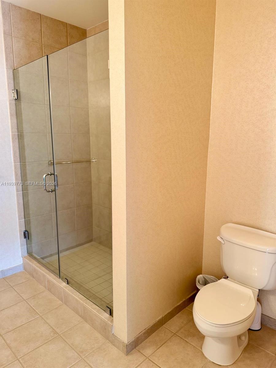 TURNBERRY ON THE GREEN CO - Residential