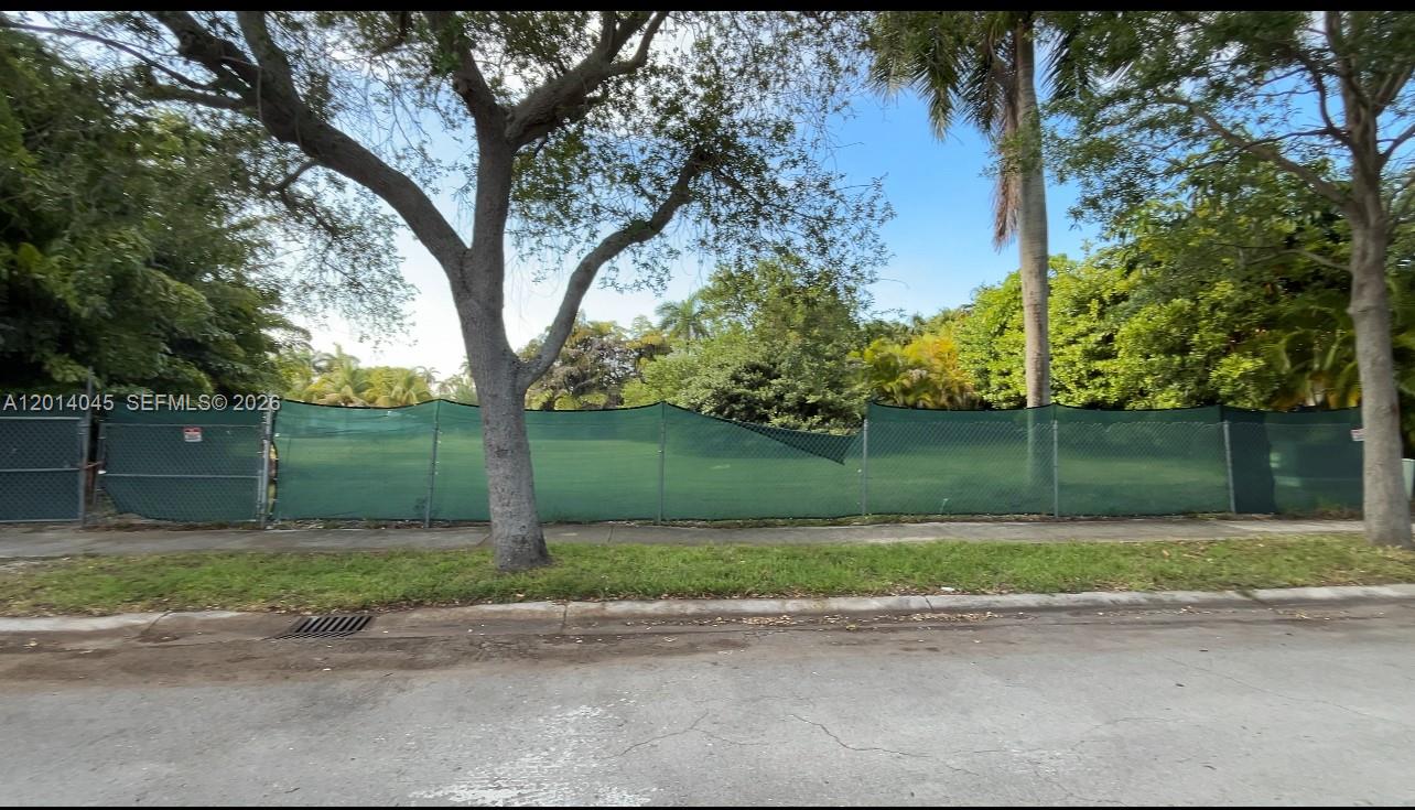 BAYSHORE ESTATES - Land