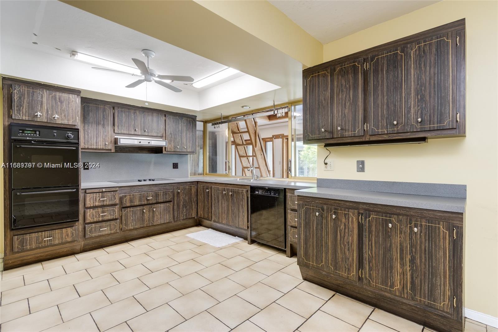 HOLLYWOOD HILLS AMEN PLAT - Residential