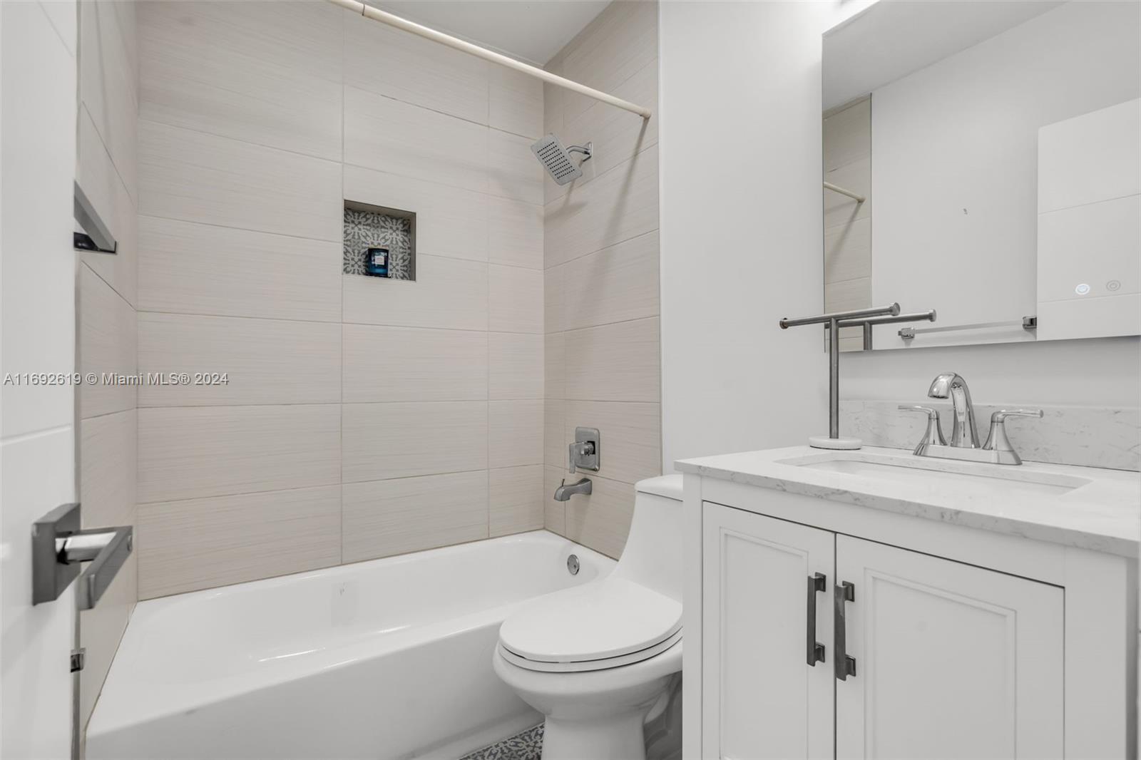 COUNTRY CLUB ESTATES SEC - Residential Lease