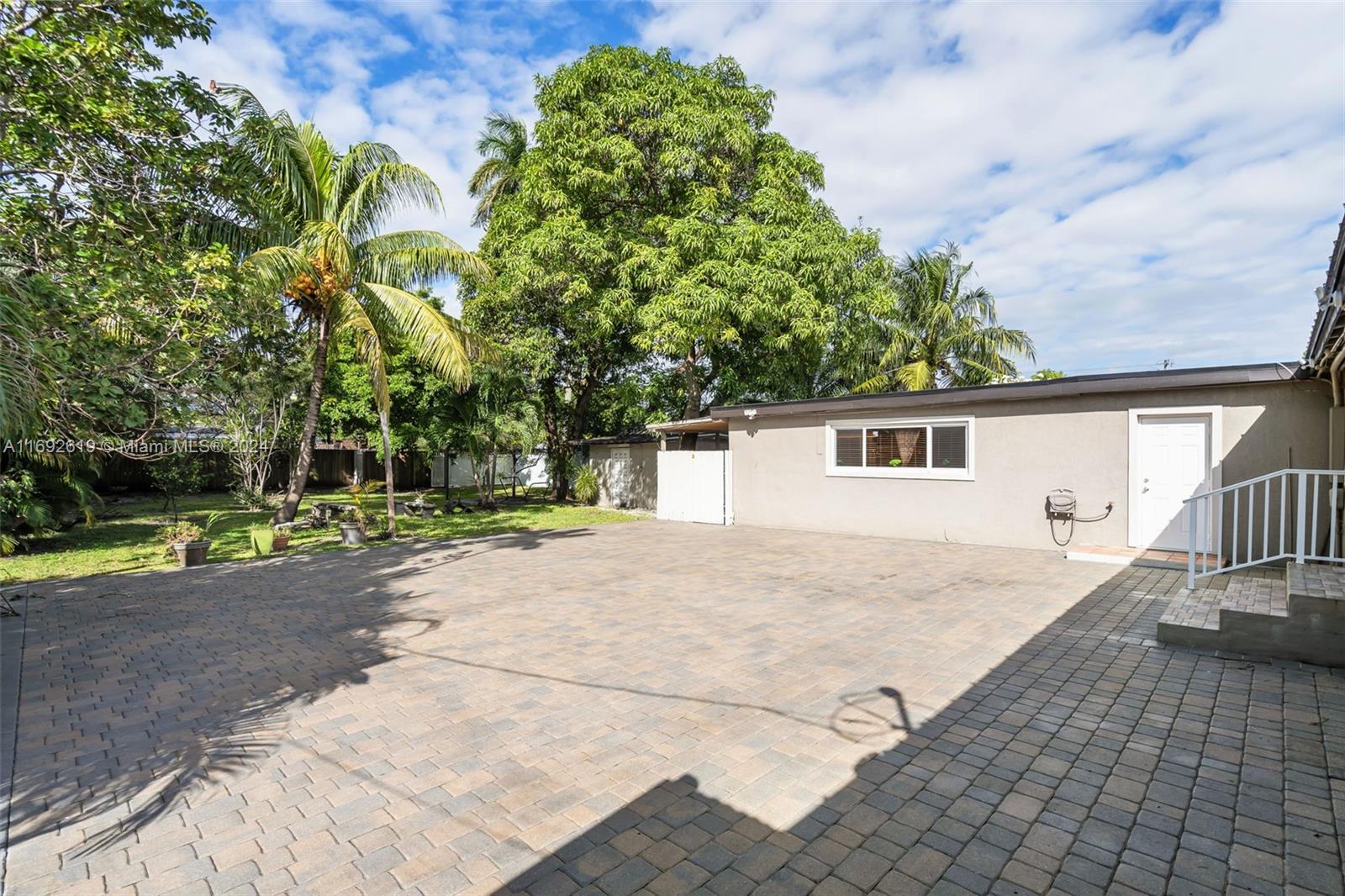 COUNTRY CLUB ESTATES SEC - Residential Lease