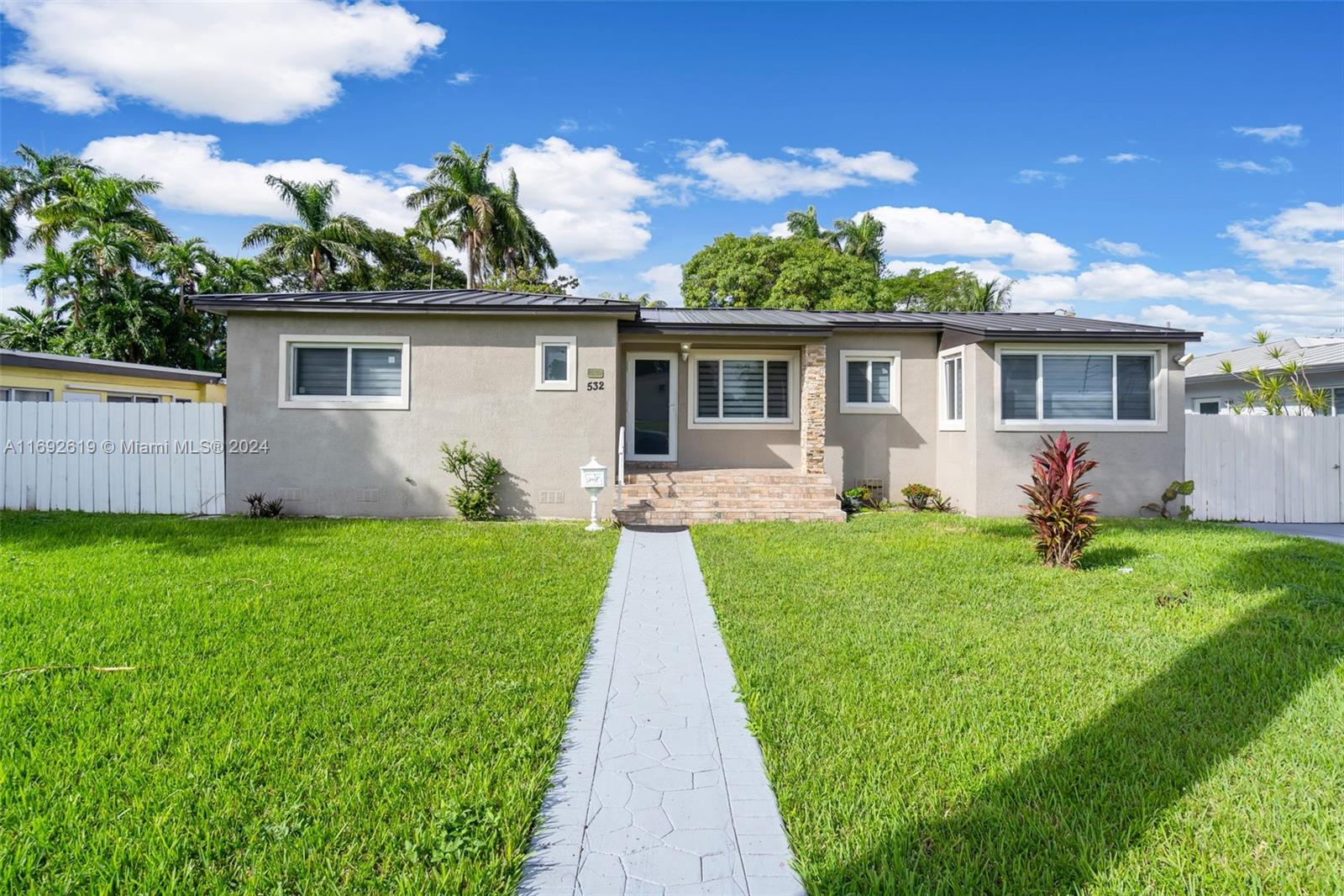 Rental Property at 532 East Dr, Miami Springs, Miami-Dade County, Florida - Bedrooms: 3 
Bathrooms: 3  - $3,900 MO.