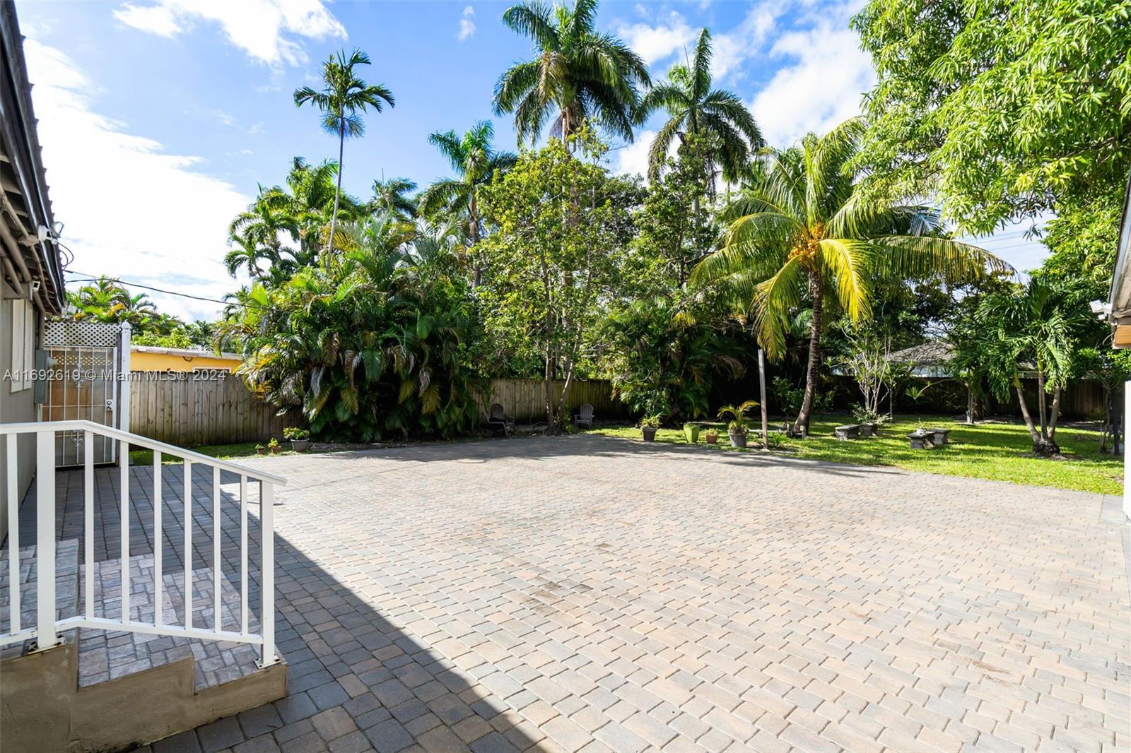 COUNTRY CLUB ESTATES SEC - Residential Lease