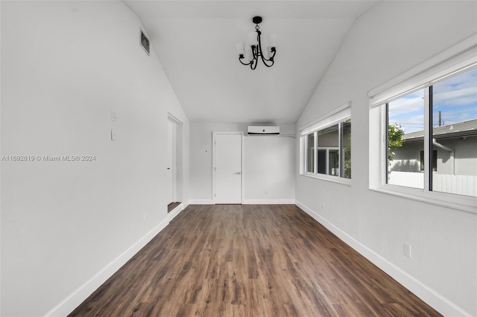 COUNTRY CLUB ESTATES SEC - Residential Lease