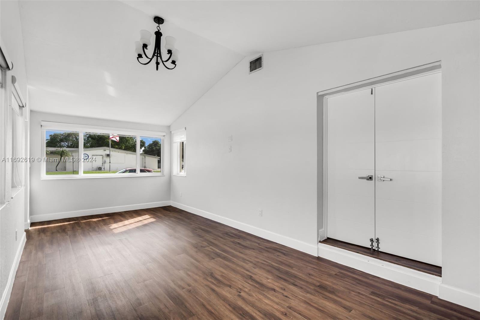 COUNTRY CLUB ESTATES SEC - Residential Lease