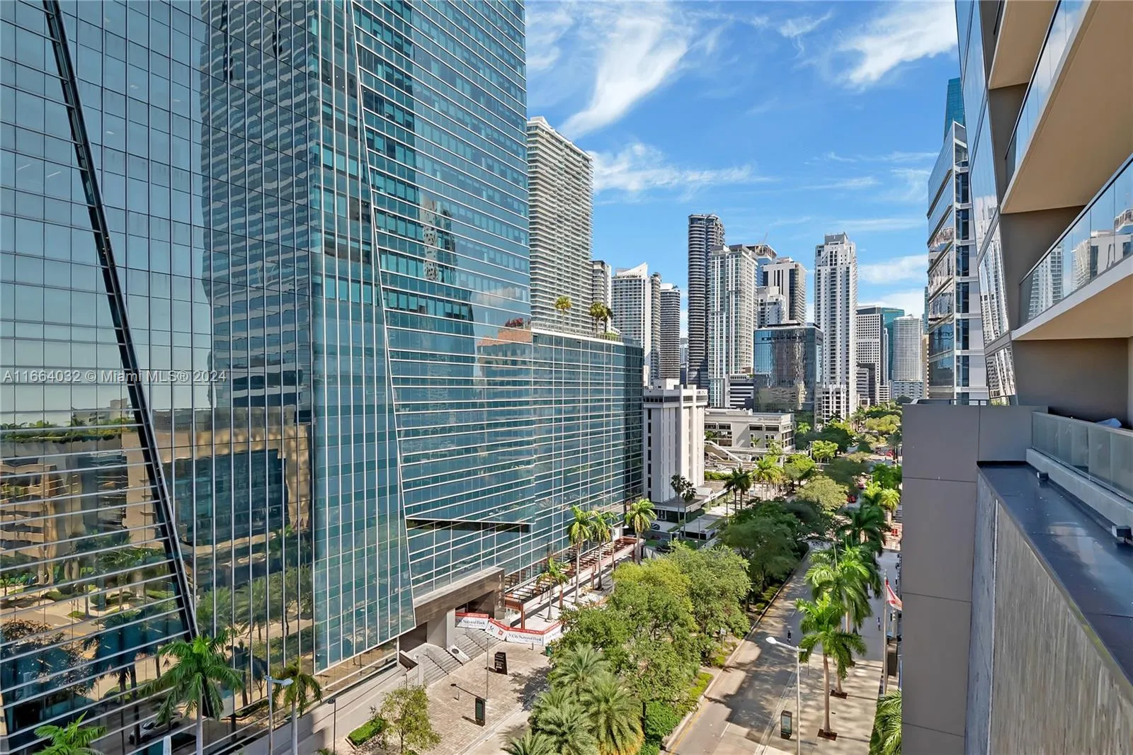 Miami, Florida 33131, United States, 1 Bedroom Bedrooms, ,2 BathroomsBathrooms,Residential,Pending,42571