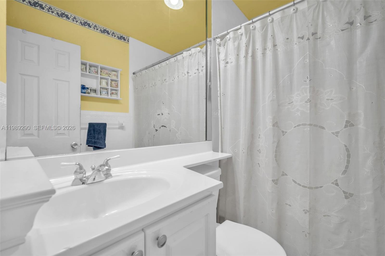 EDGEWATER MANOR NO 2 - Residential