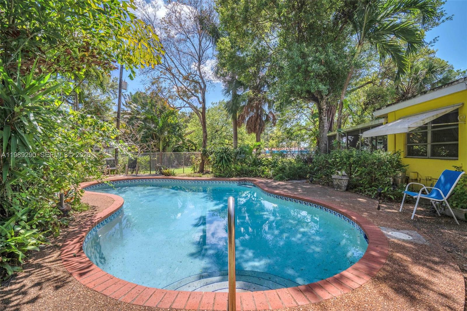 EDGEWATER MANOR NO 2 - Residential