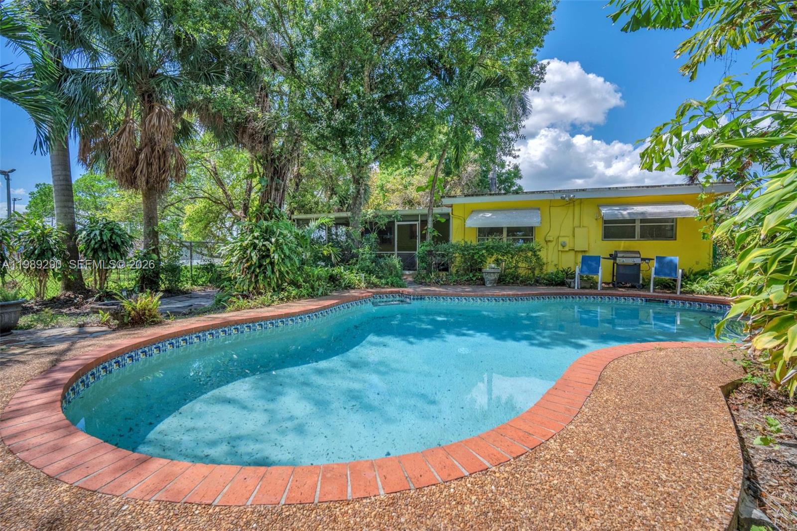 EDGEWATER MANOR NO 2 - Residential