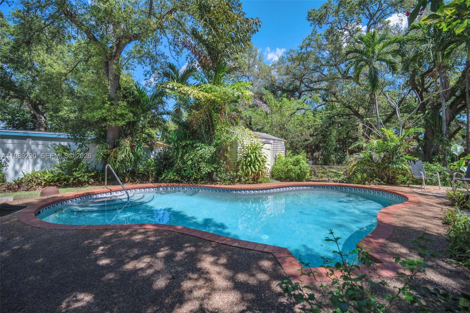 EDGEWATER MANOR NO 2 - Residential