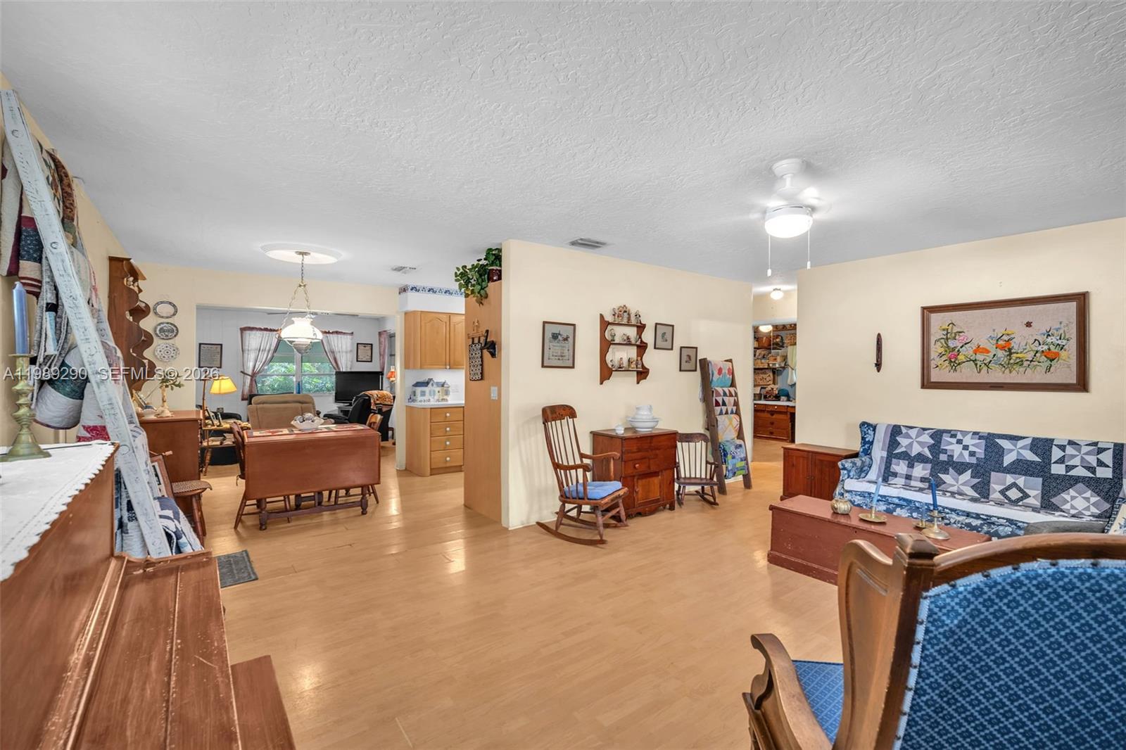 EDGEWATER MANOR NO 2 - Residential