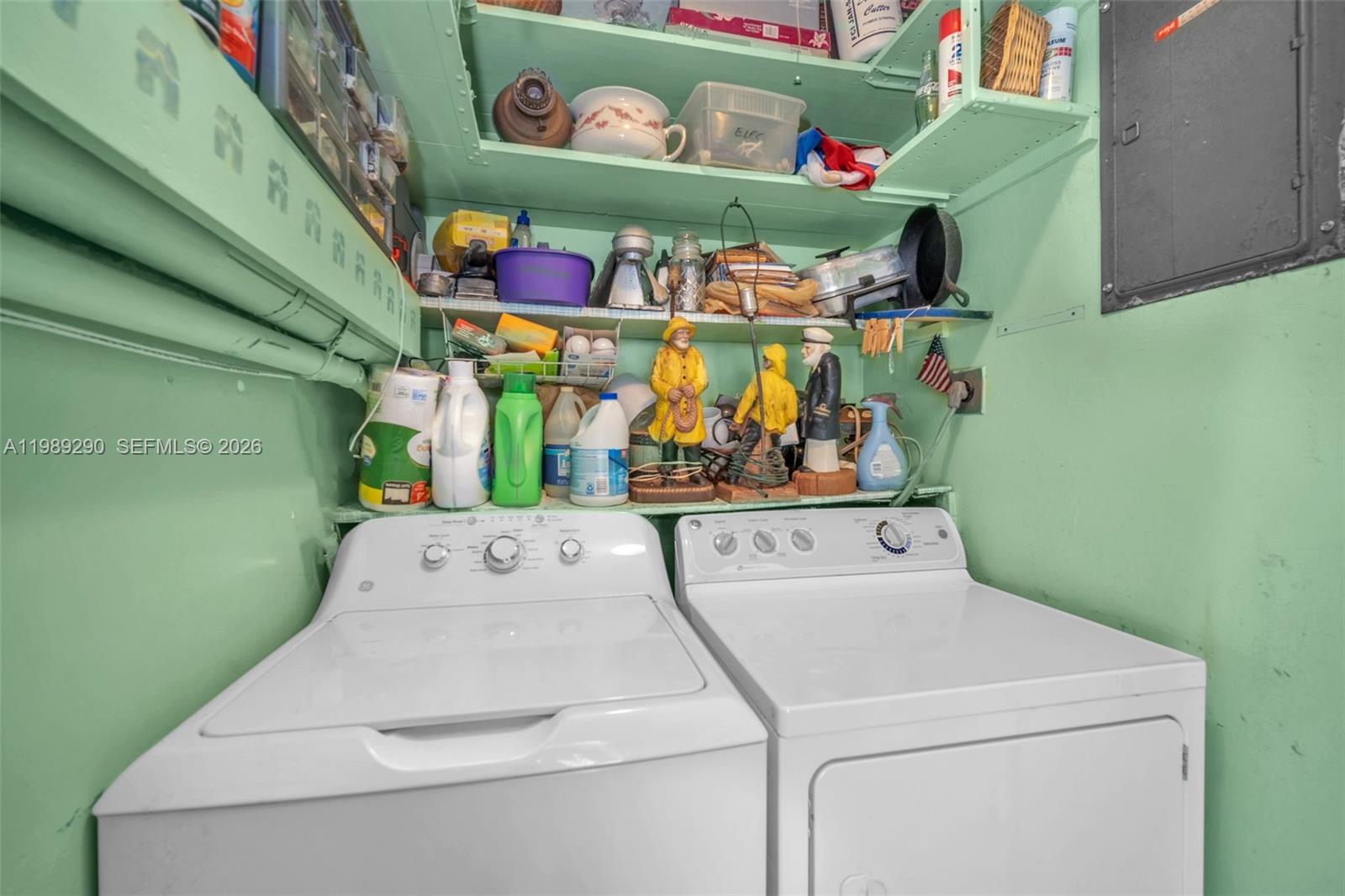 EDGEWATER MANOR NO 2 - Residential