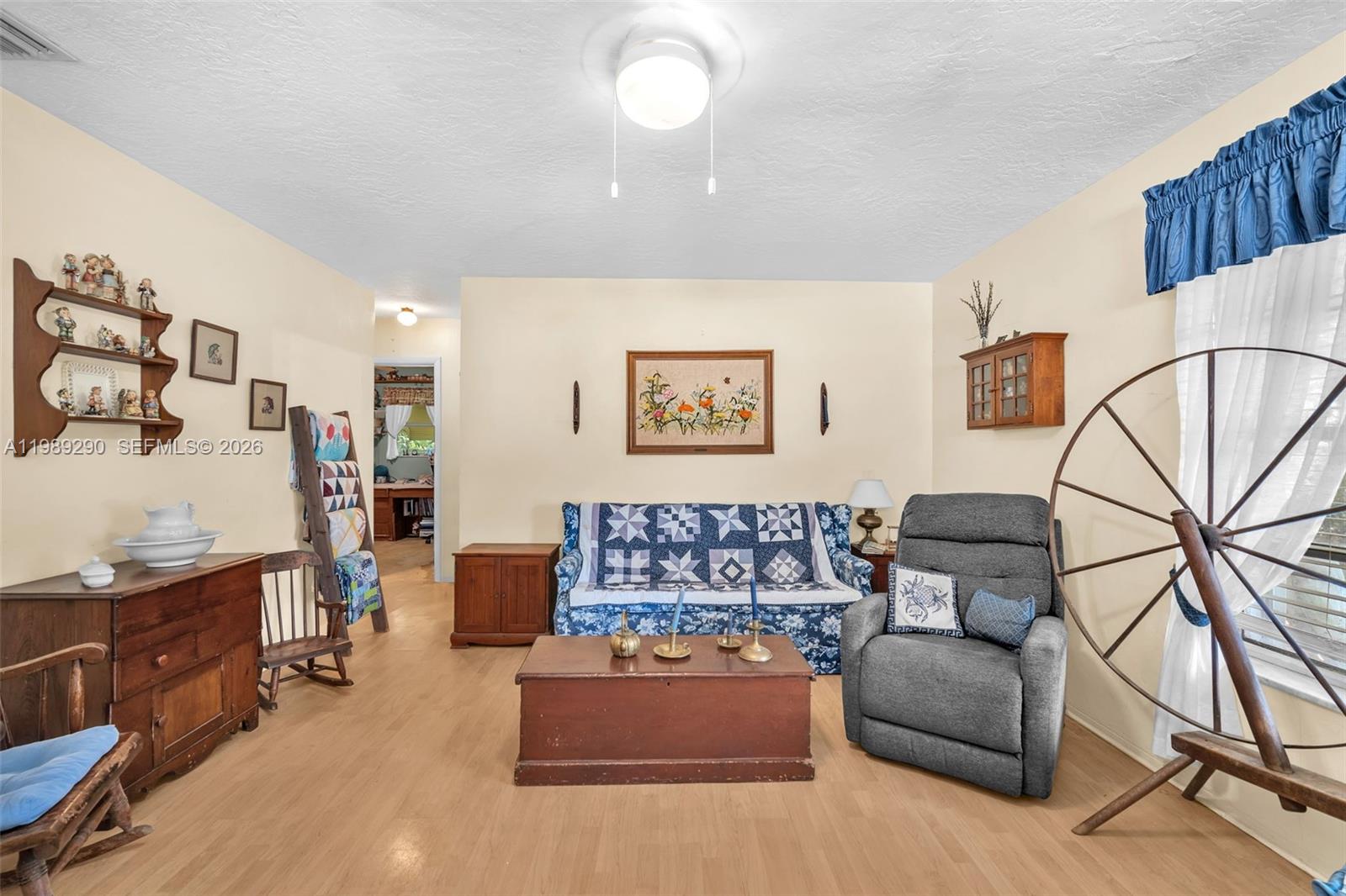 EDGEWATER MANOR NO 2 - Residential