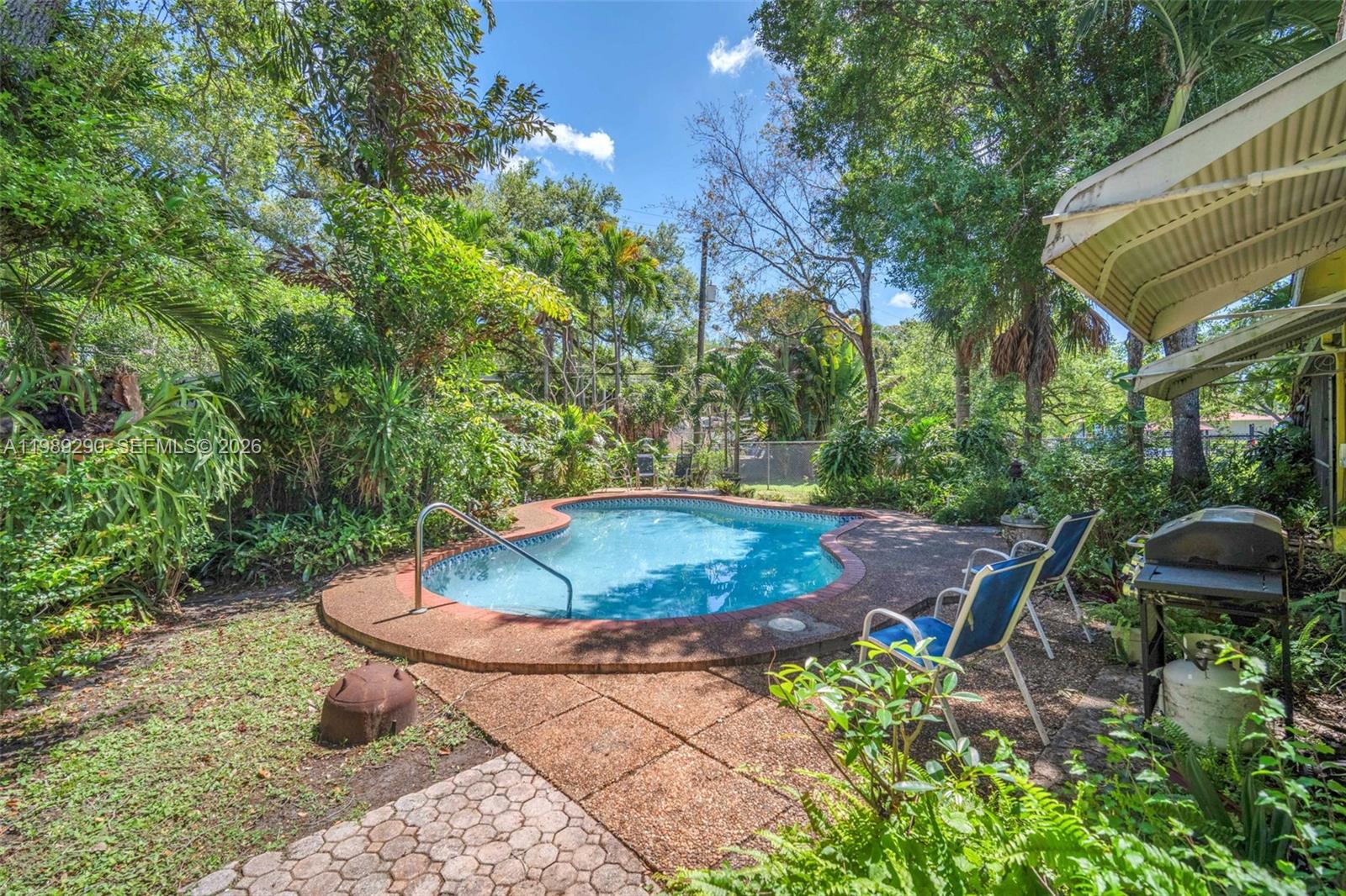 EDGEWATER MANOR NO 2 - Residential