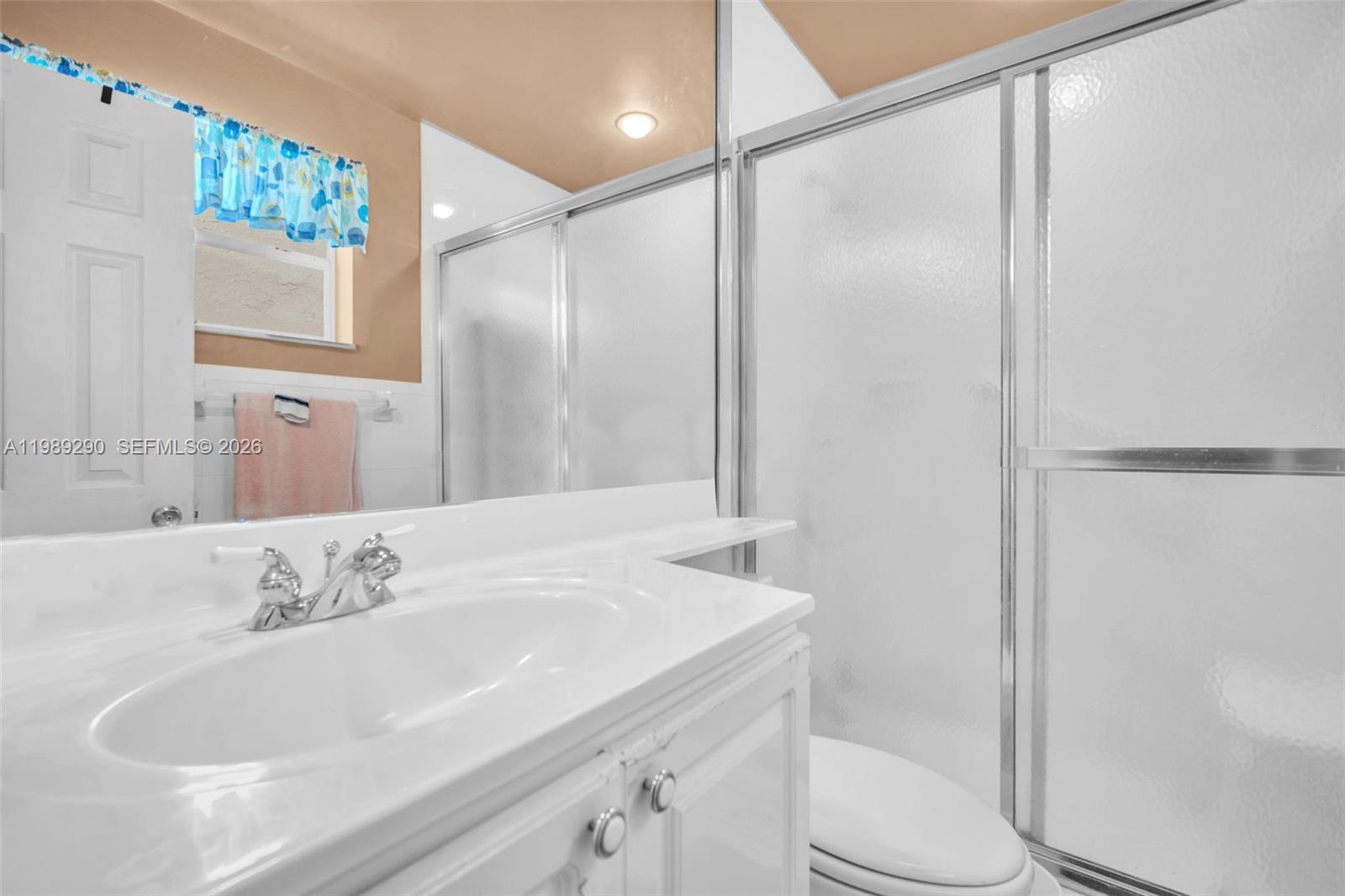 EDGEWATER MANOR NO 2 - Residential