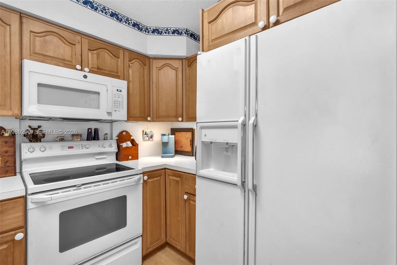 EDGEWATER MANOR NO 2 - Residential