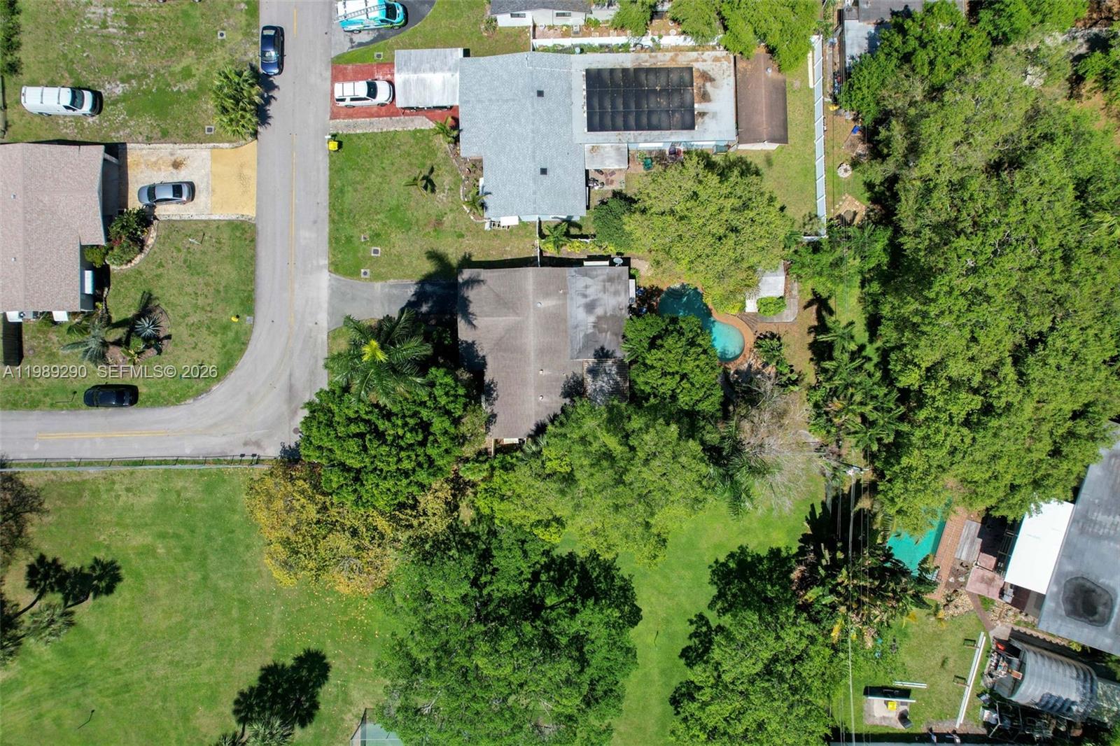 EDGEWATER MANOR NO 2 - Residential