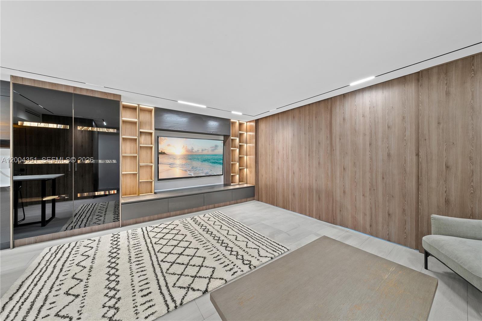 RONEY PALACE CONDO - Residential Lease