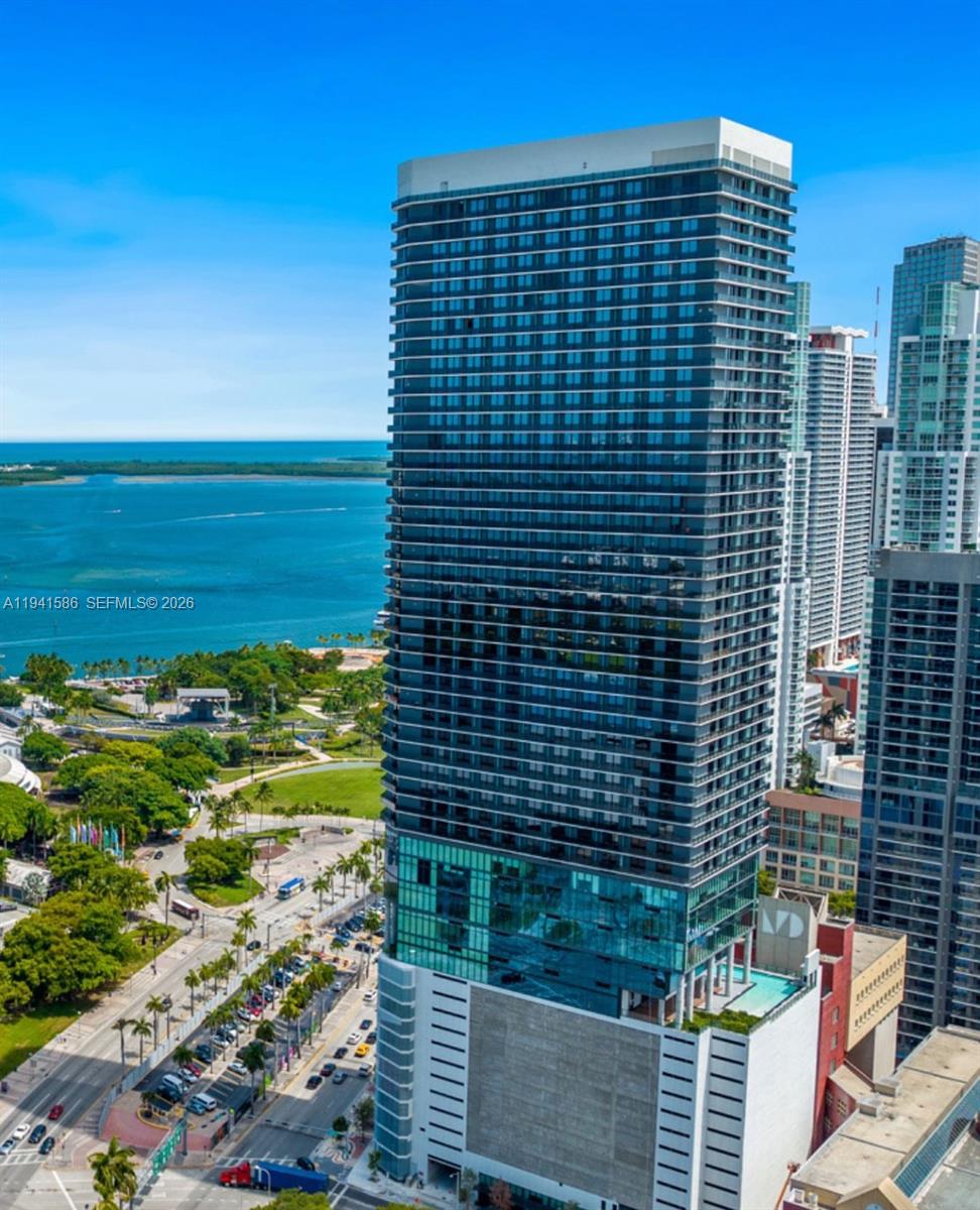 THE ELSER HOTEL & RESIDENC - Residential Lease