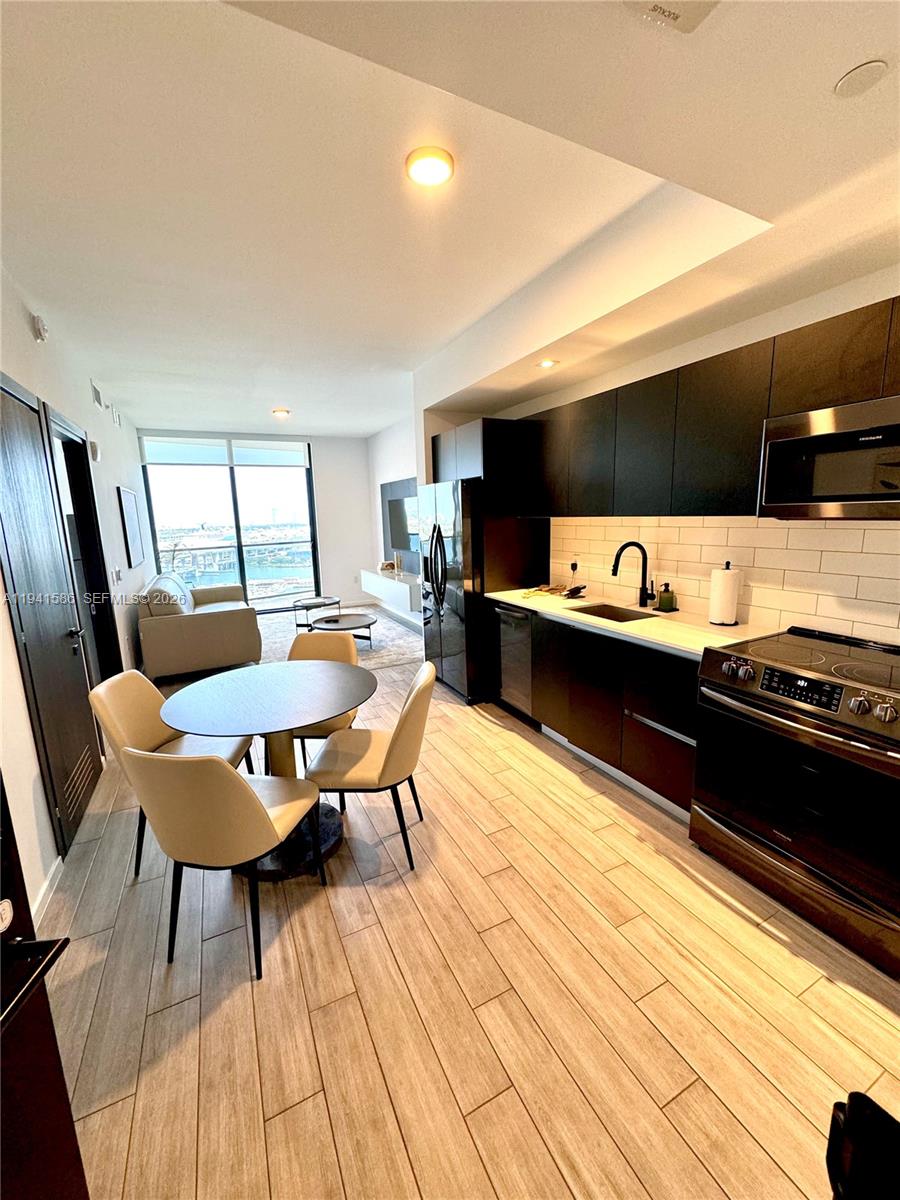 THE ELSER HOTEL & RESIDENC - Residential Lease