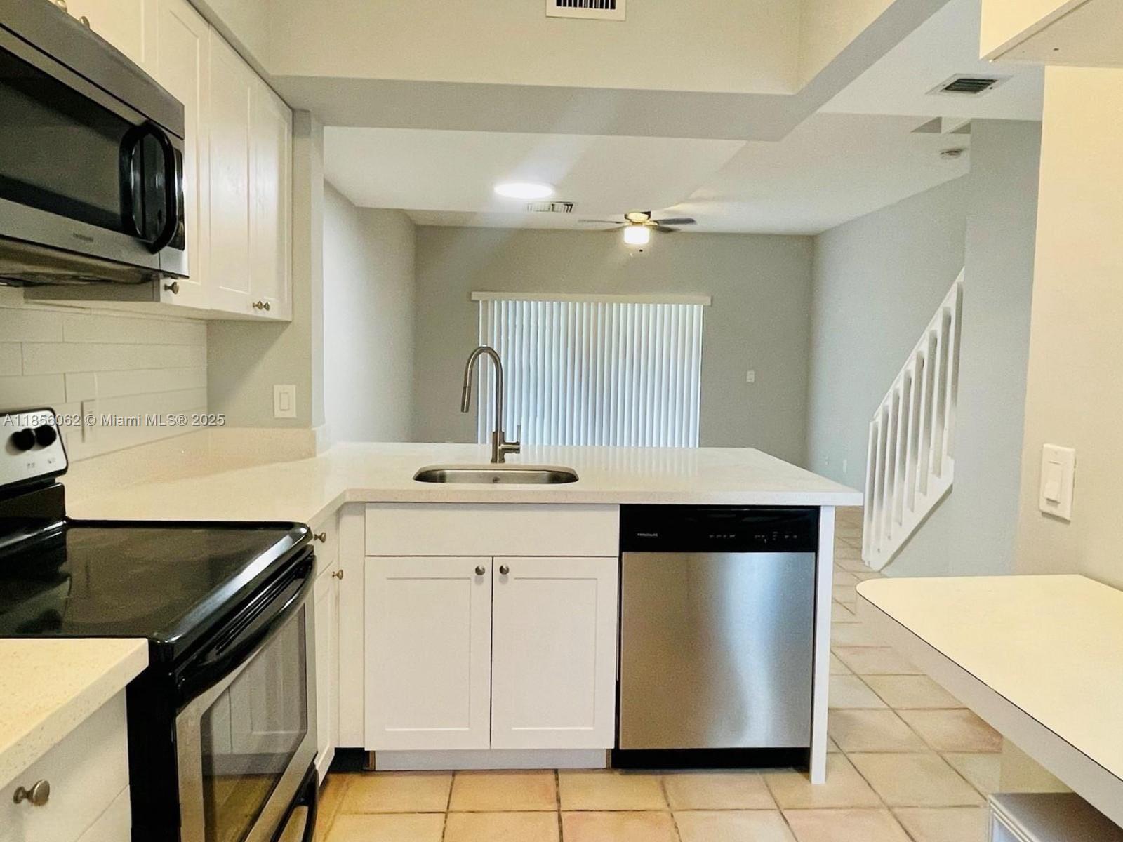 48 Whitehead Cir 48