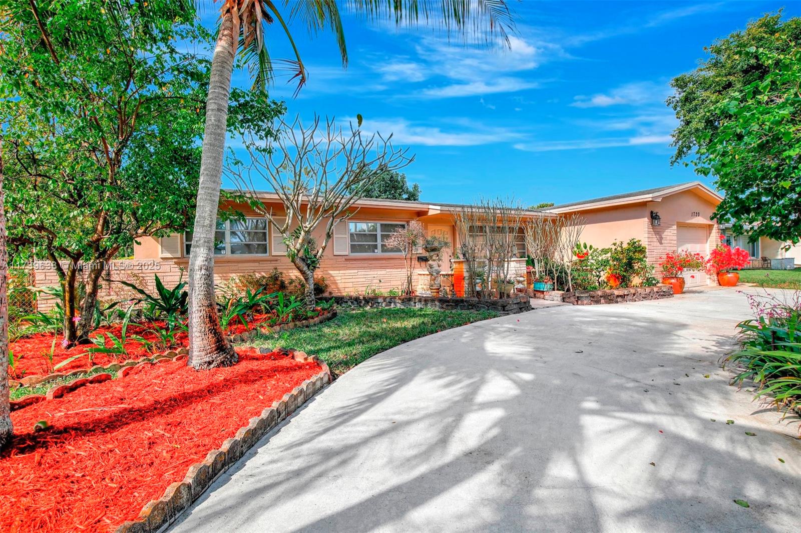 1720 Nw 85th Way, Pembroke Pines, Miami-Dade County, Florida - 4 Bedrooms  
2 Bathrooms - 
